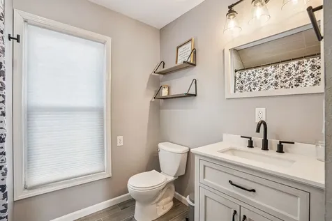 8212 98th Wyoming IA 52362