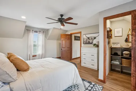 8212 98th Wyoming IA 52362