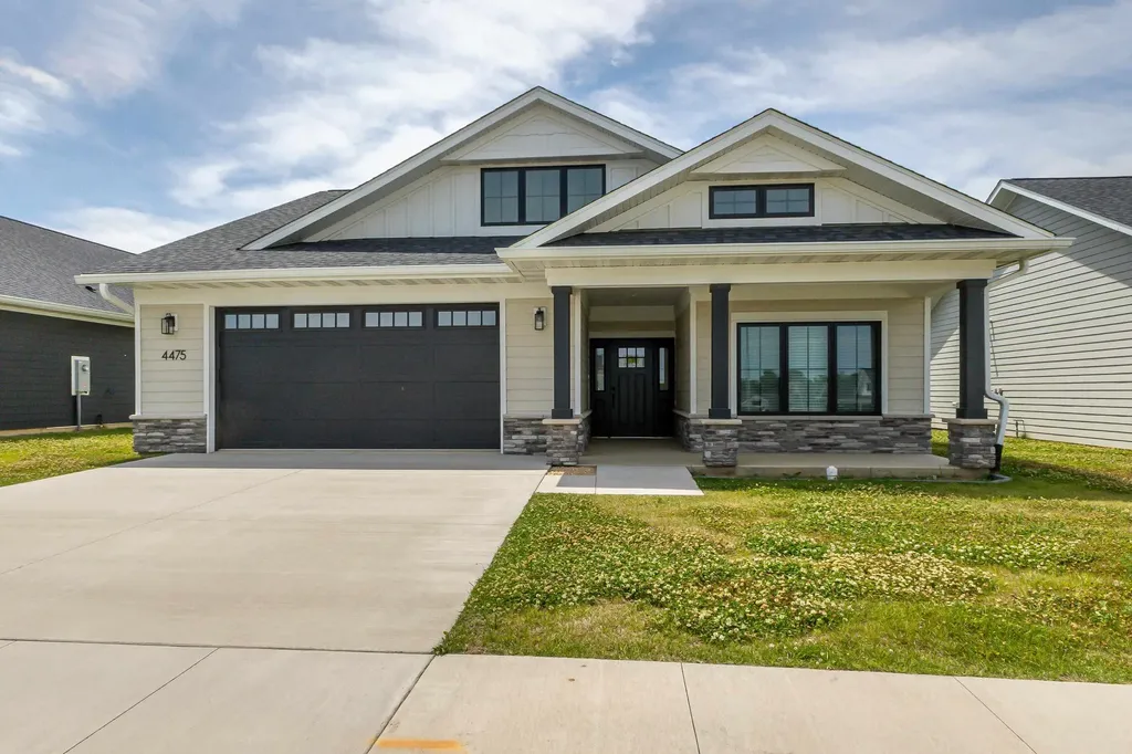 4475 Ewing Dubuque IA 52002