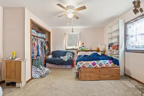 105 SE Harrison Cascade IA 52033