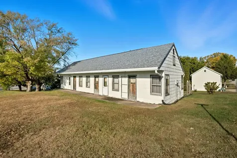 105 SE Harrison Cascade IA 52033