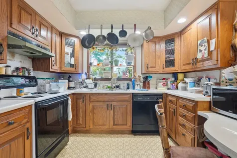 105 SE Harrison Cascade IA 52033