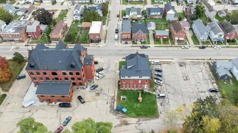 2901 Central Dubuque IA 52001