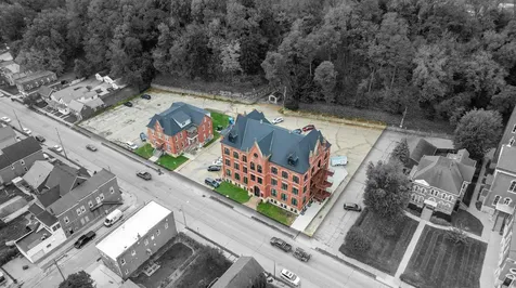 2901 Central Dubuque IA 52001