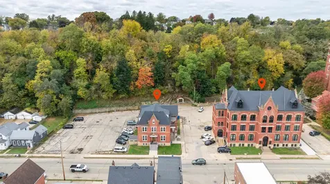 2901 Central Dubuque IA 52001