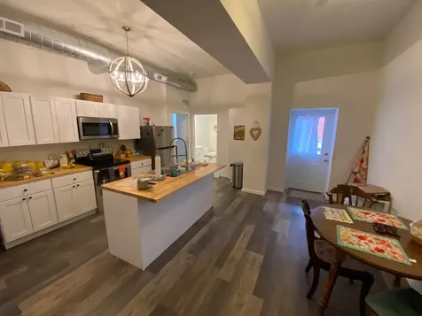 2901 Central Dubuque IA 52001