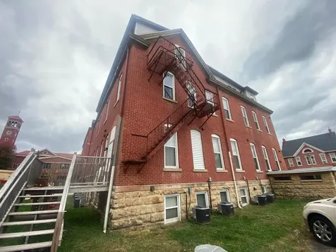 2901 Central Dubuque IA 52001