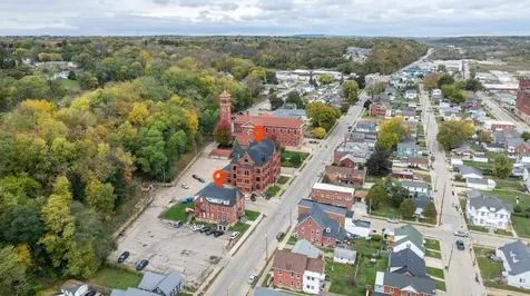 2901 Central Dubuque IA 52001