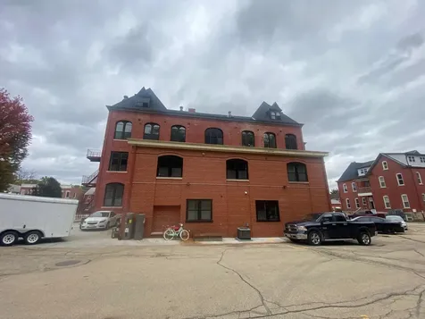 2901 Central Dubuque IA 52001