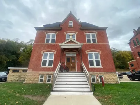 2901 Central Dubuque IA 52001