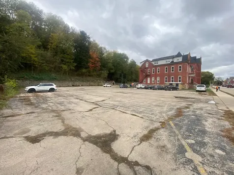2901 Central Dubuque IA 52001