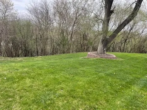2540 Clarke Crest Dubuque IA 52001-0000