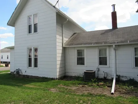 401 Main Delmar IA 52037
