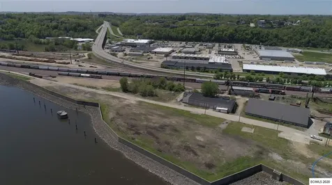 211 Terminal Dubuque IA 52001