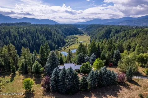 1594 Highland Flats Road Naples ID 83847