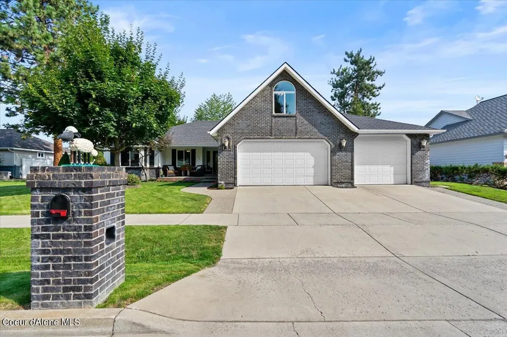 727 N Dundee Drive Post Falls ID 83854