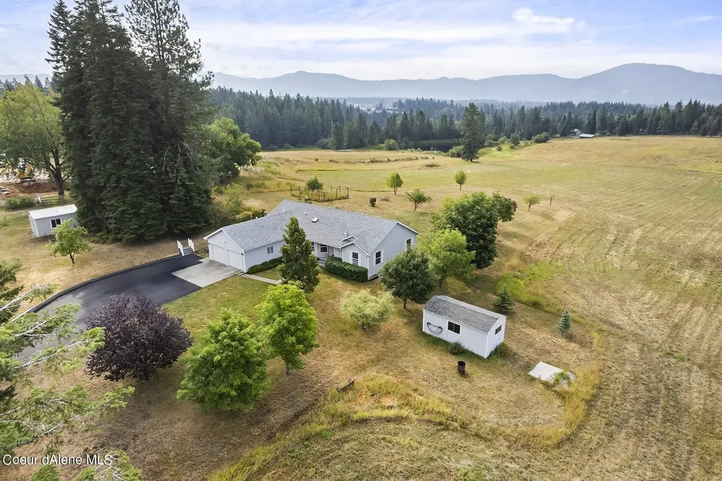 2672 E Dodd Road Hayden ID 83835