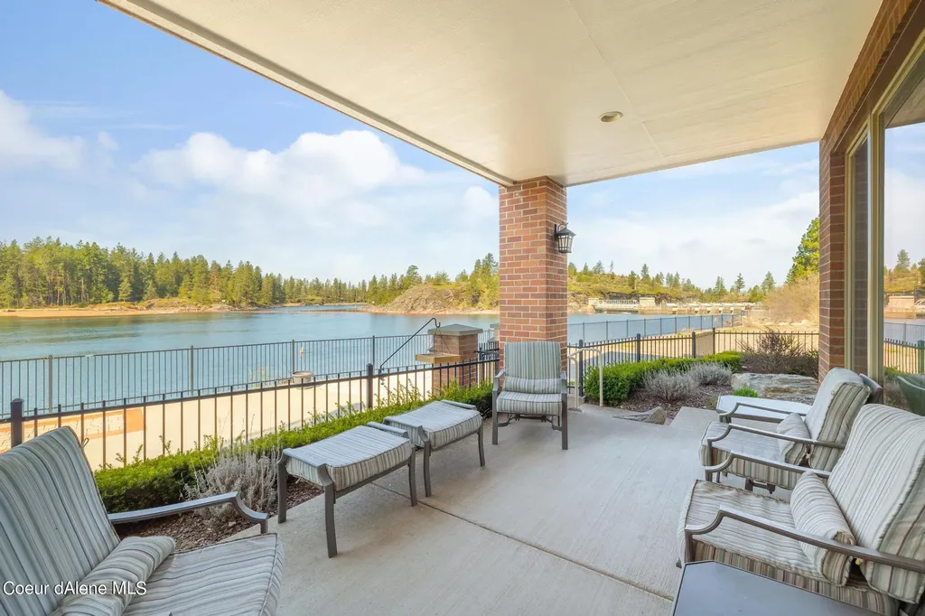 355 W Waterside Drive Post Falls ID 83854