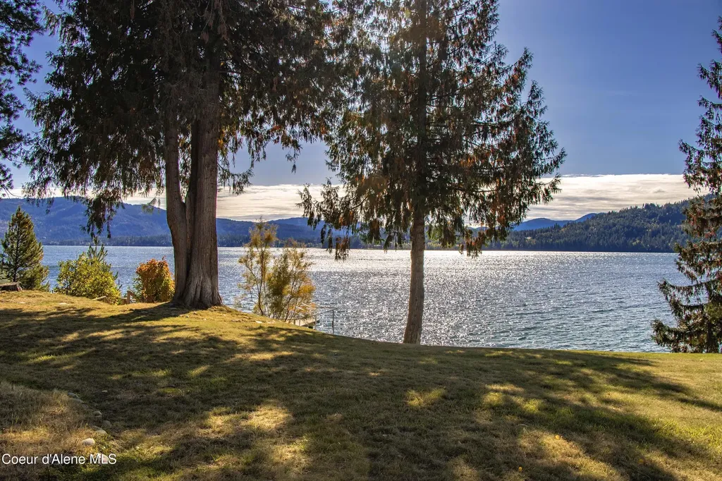 25962 Highway 2 Sandpoint ID 83864