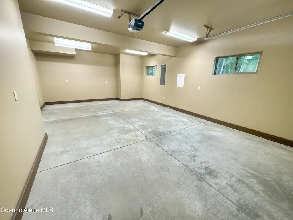 27 Fremont Lane (b14) Nordman ID 83848