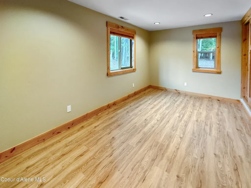 27 Fremont Lane (b14) Nordman ID 83848
