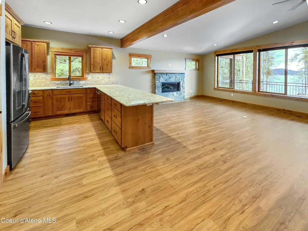 27 Fremont Lane (b14) Nordman ID 83848