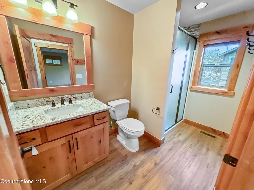 27 Fremont Lane (b14) Nordman ID 83848