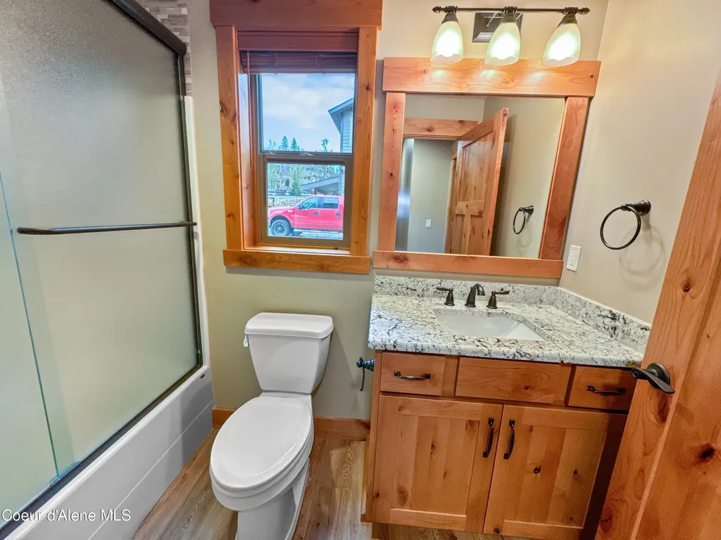 27 Fremont Lane (b14) Nordman ID 83848