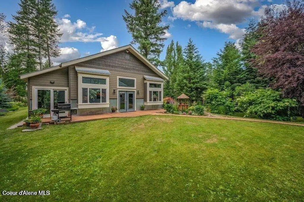 14 Meadowlark Drive Sagle ID 83860