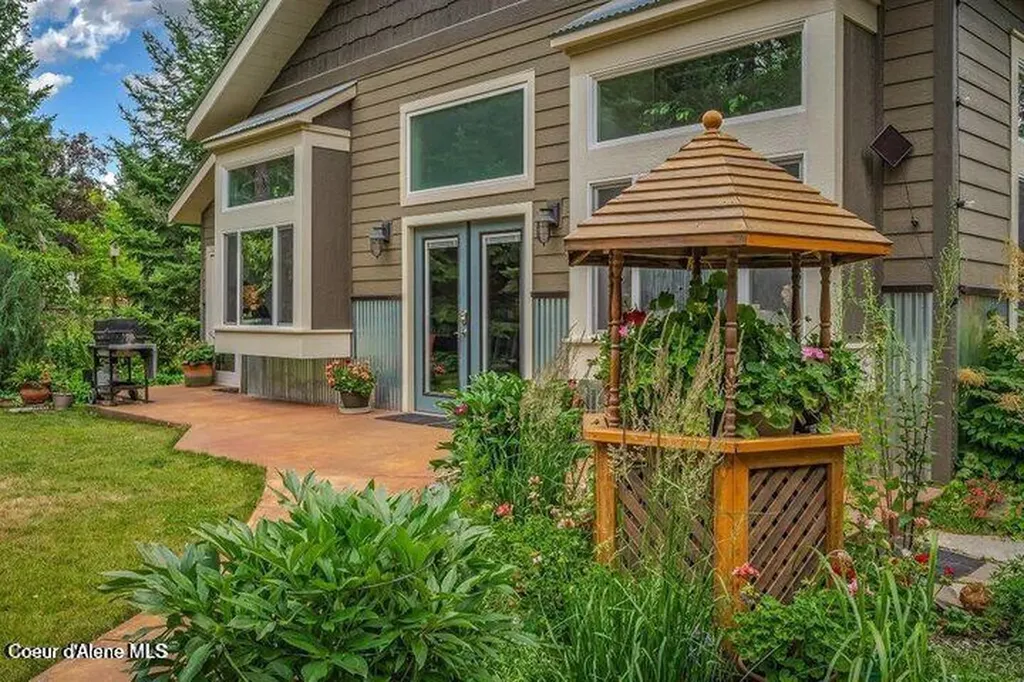 14 Meadowlark Drive Sagle ID 83860