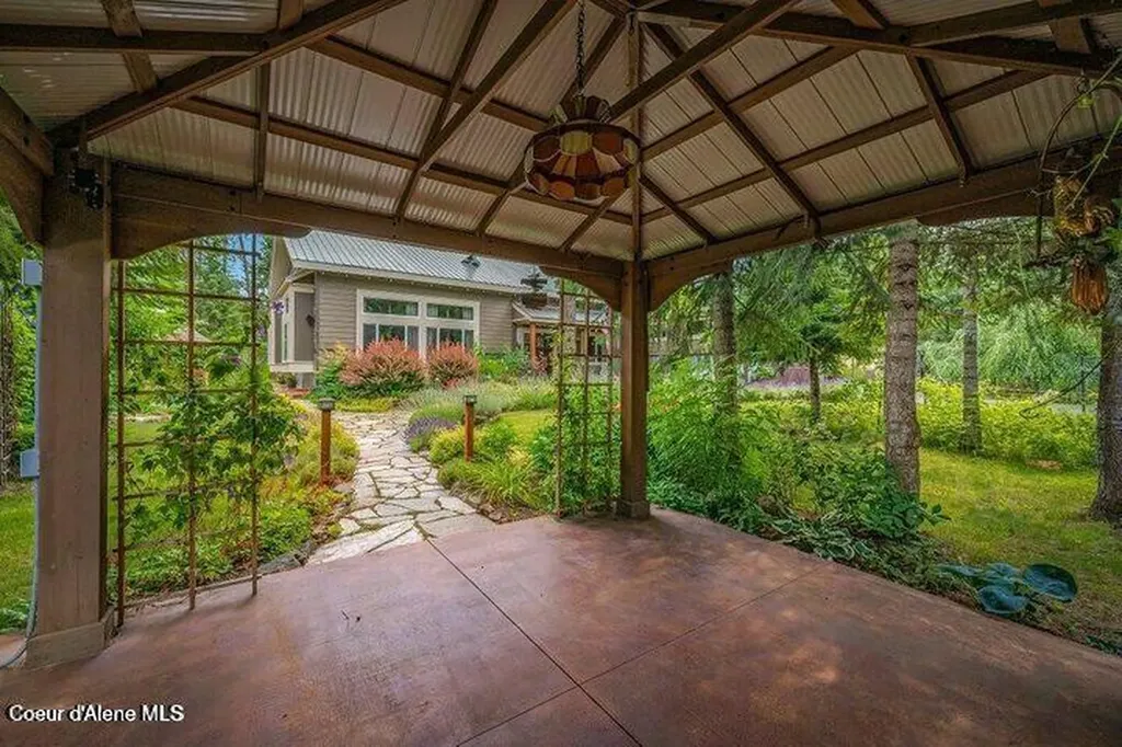 14 Meadowlark Drive Sagle ID 83860
