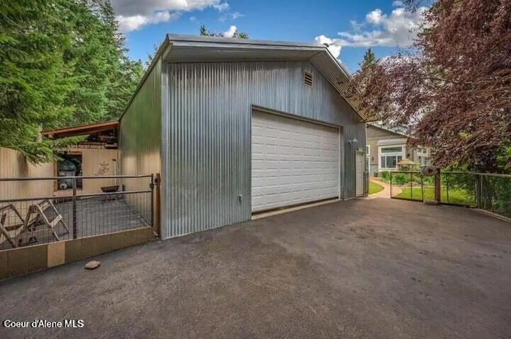 14 Meadowlark Drive Sagle ID 83860