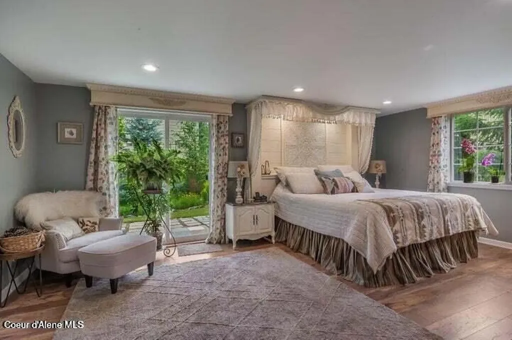 14 Meadowlark Drive Sagle ID 83860