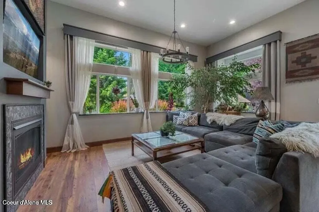 14 Meadowlark Drive Sagle ID 83860