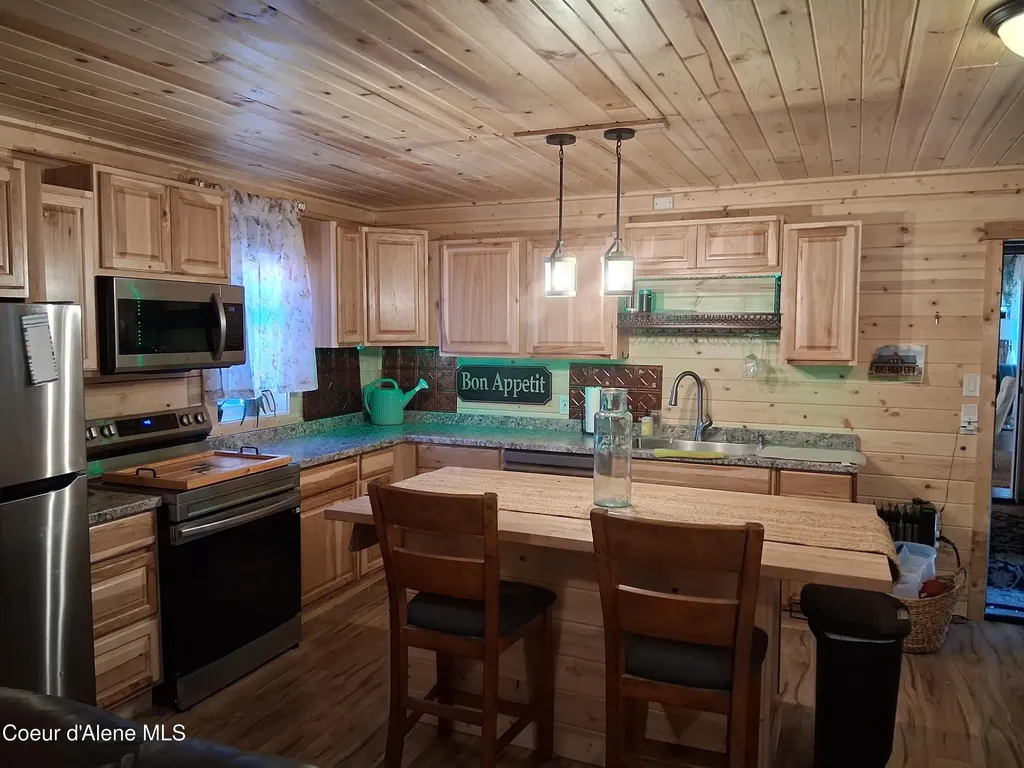 16 Elk Horn Clark Fork ID 83811