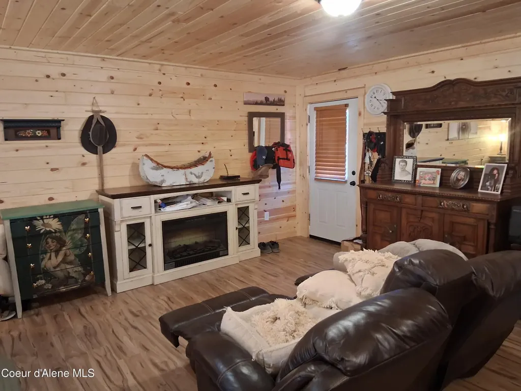 16 Elk Horn Clark Fork ID 83811