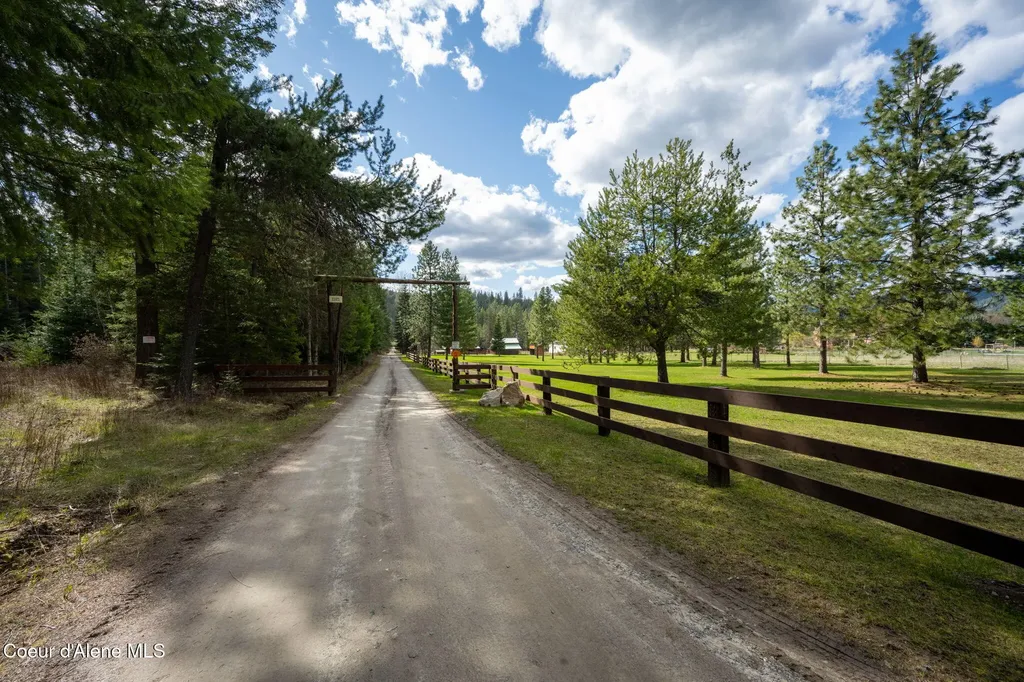 704 Hidden Creek Road Sagle ID 83860