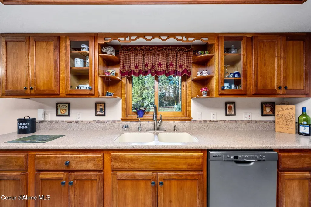 704 Hidden Creek Road Sagle ID 83860