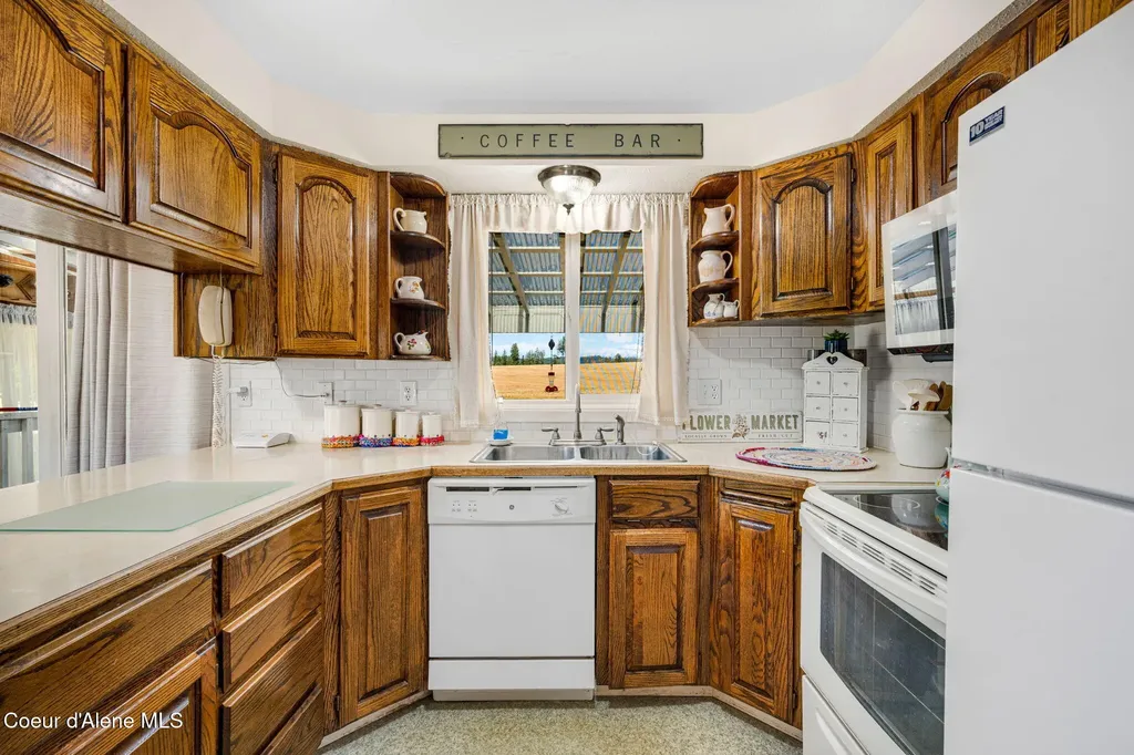 640 Renlow Road Plummer ID 83851