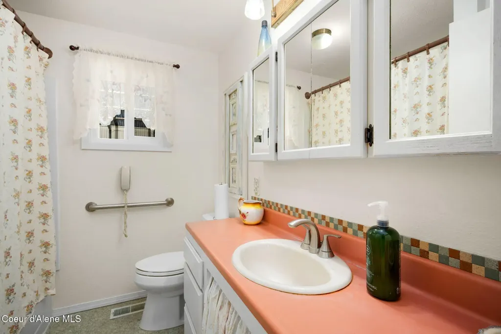 640 Renlow Road Plummer ID 83851
