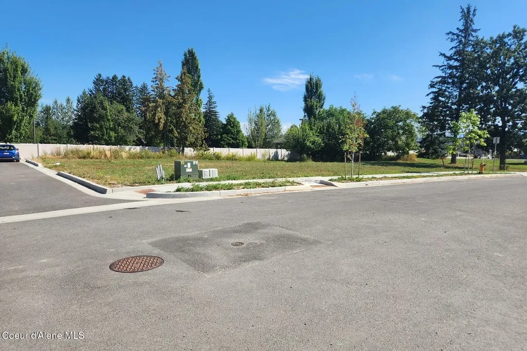 1702, 1706 1712 Onyx Court Sandpoint ID 83864