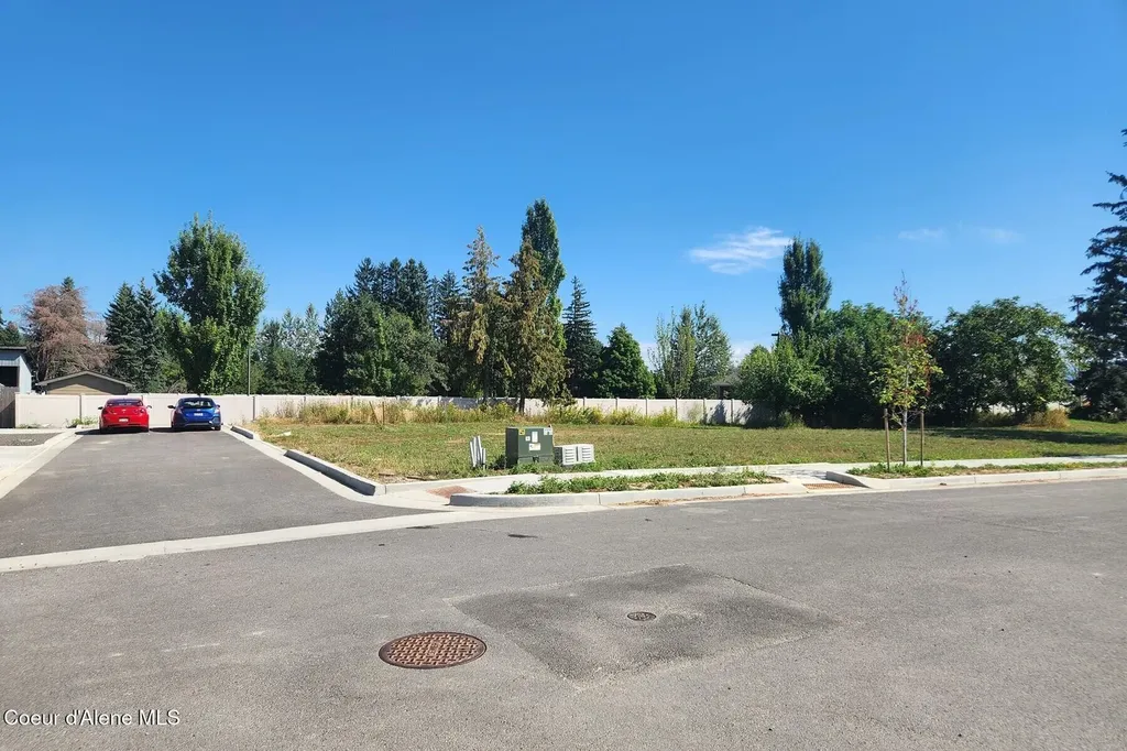 1702, 1706 1712 Onyx Court Sandpoint ID 83864