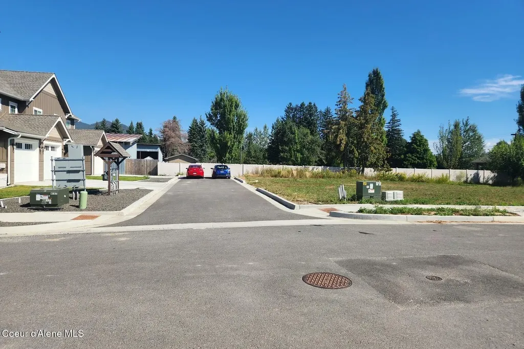 1702, 1706 1712 Onyx Court Sandpoint ID 83864