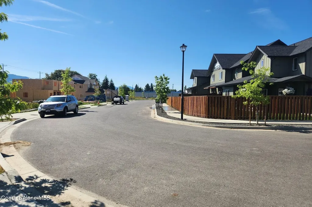 1702, 1706 1712 Onyx Court Sandpoint ID 83864
