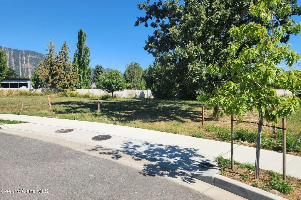 1704&1710 Irvine Way Sandpoint ID 83864