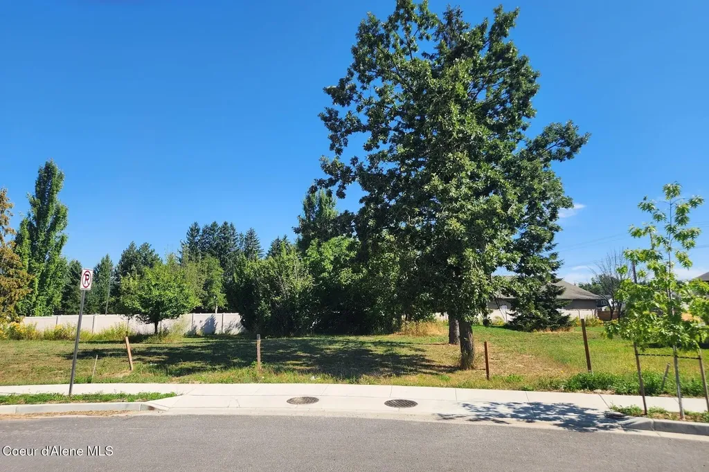 1704&1710 Irvine Way Sandpoint ID 83864