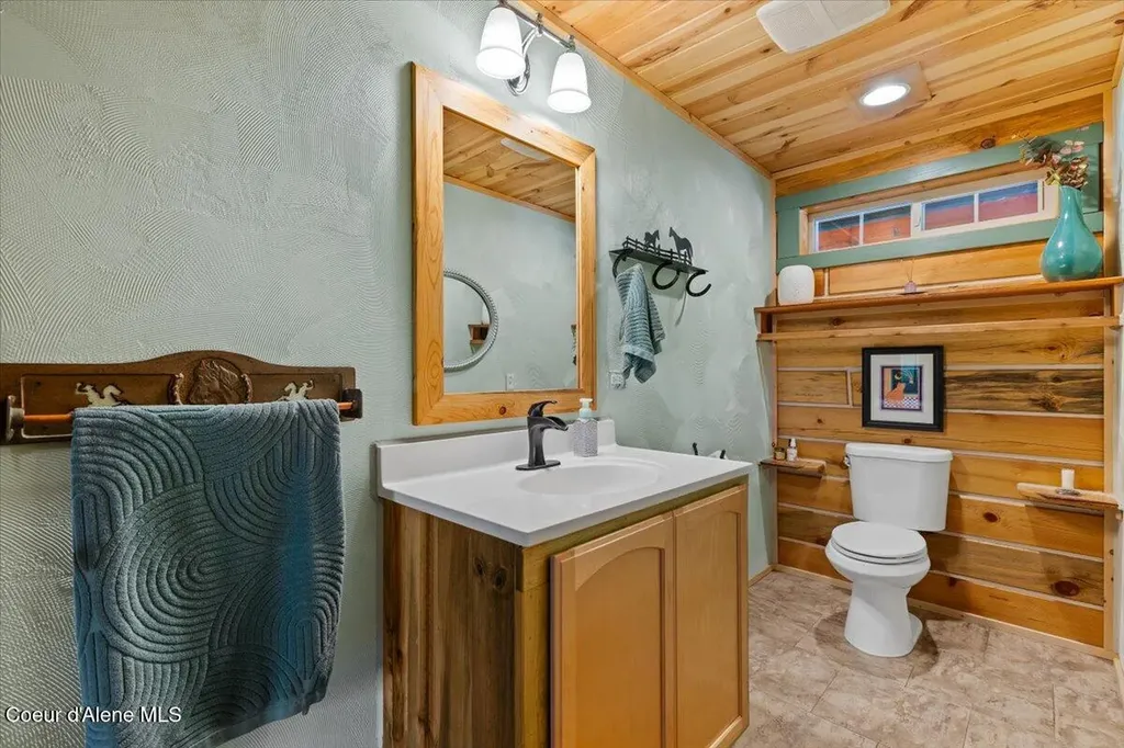 30989 N Walking Horse Lane Athol ID 83801
