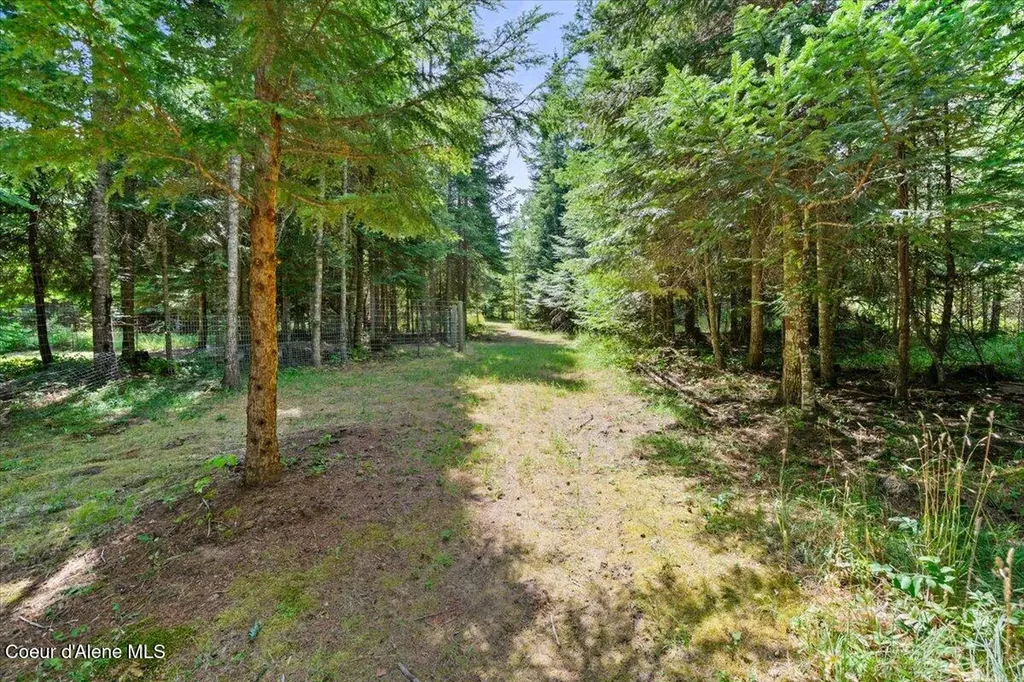 30989 N Walking Horse Lane Athol ID 83801