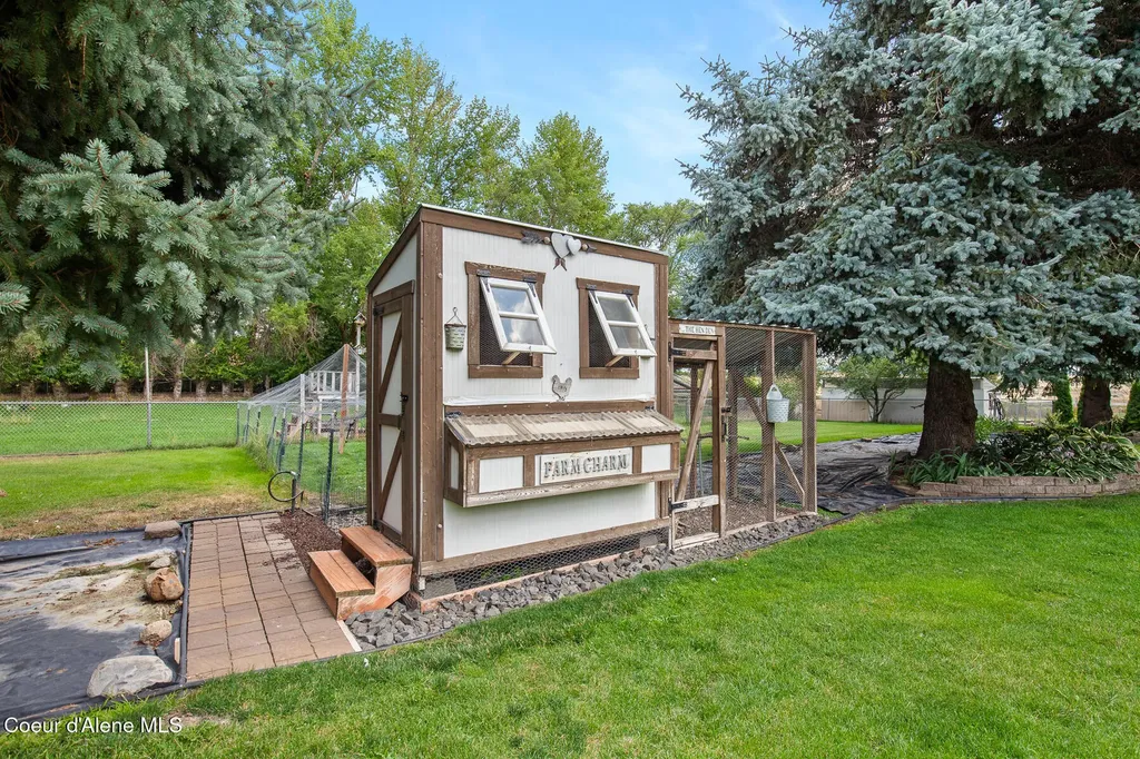 9636 N Idaho Road Post Falls ID 83854