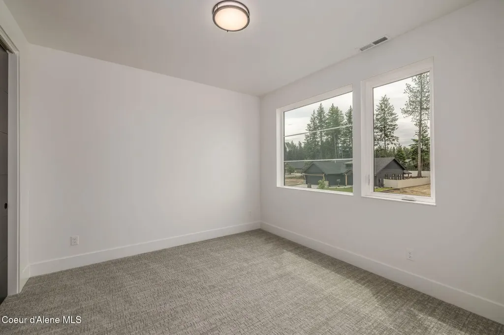 1189 E Sleeping Deer Avenue Hayden ID 83835